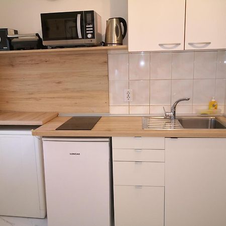 City Center Garden Apartments ชิเบนิก ห้อง รูปภาพ