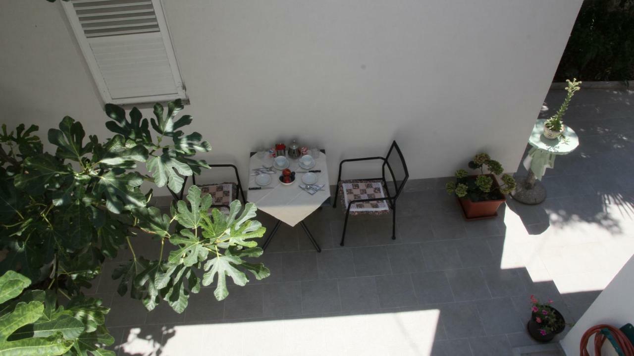 City Center Garden Apartments ชิเบนิก ภายนอก รูปภาพ